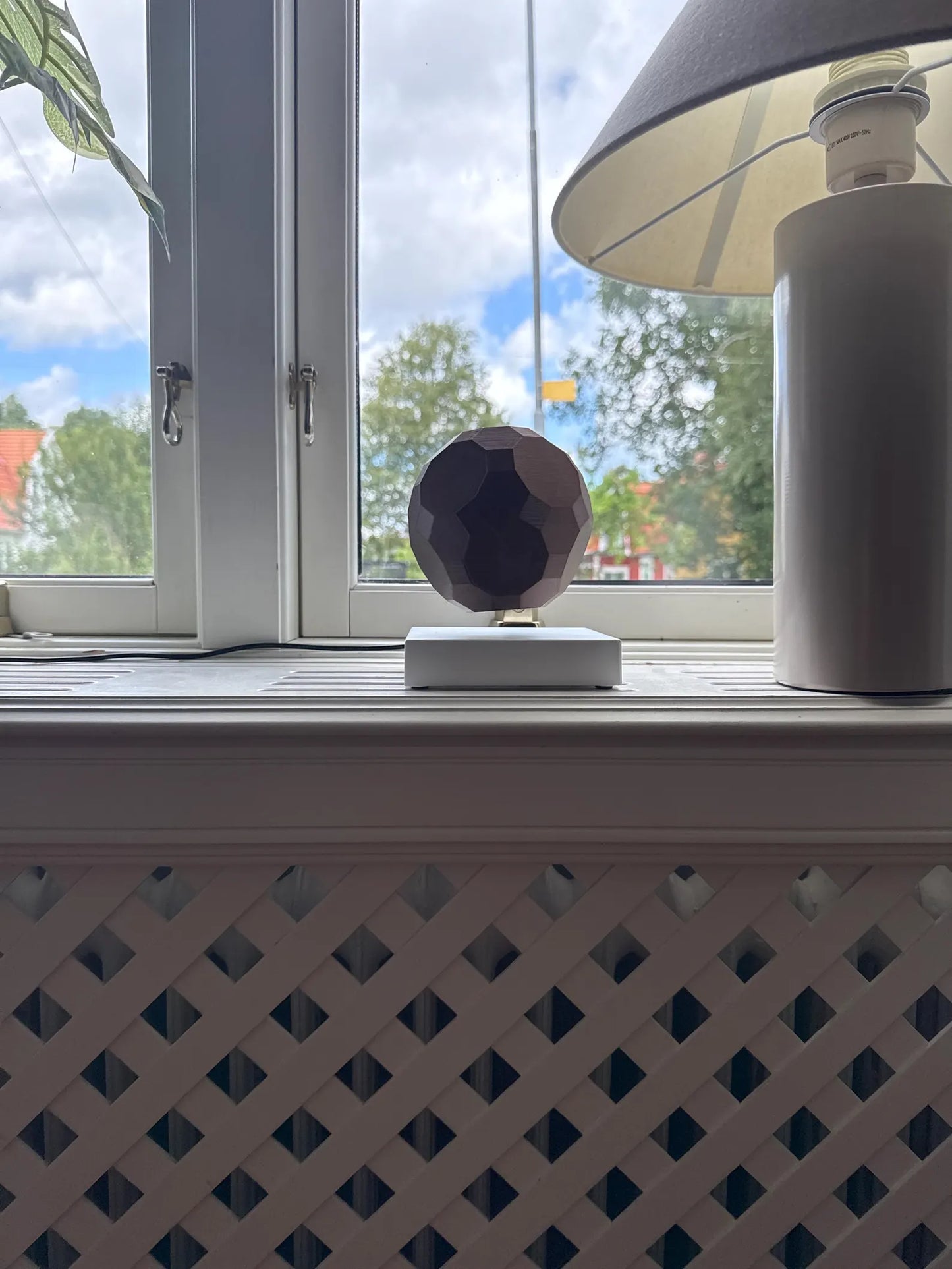 Orb - Including wired magnetic levitating device