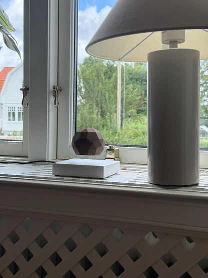 Geode - Including wired magnetic levitating device