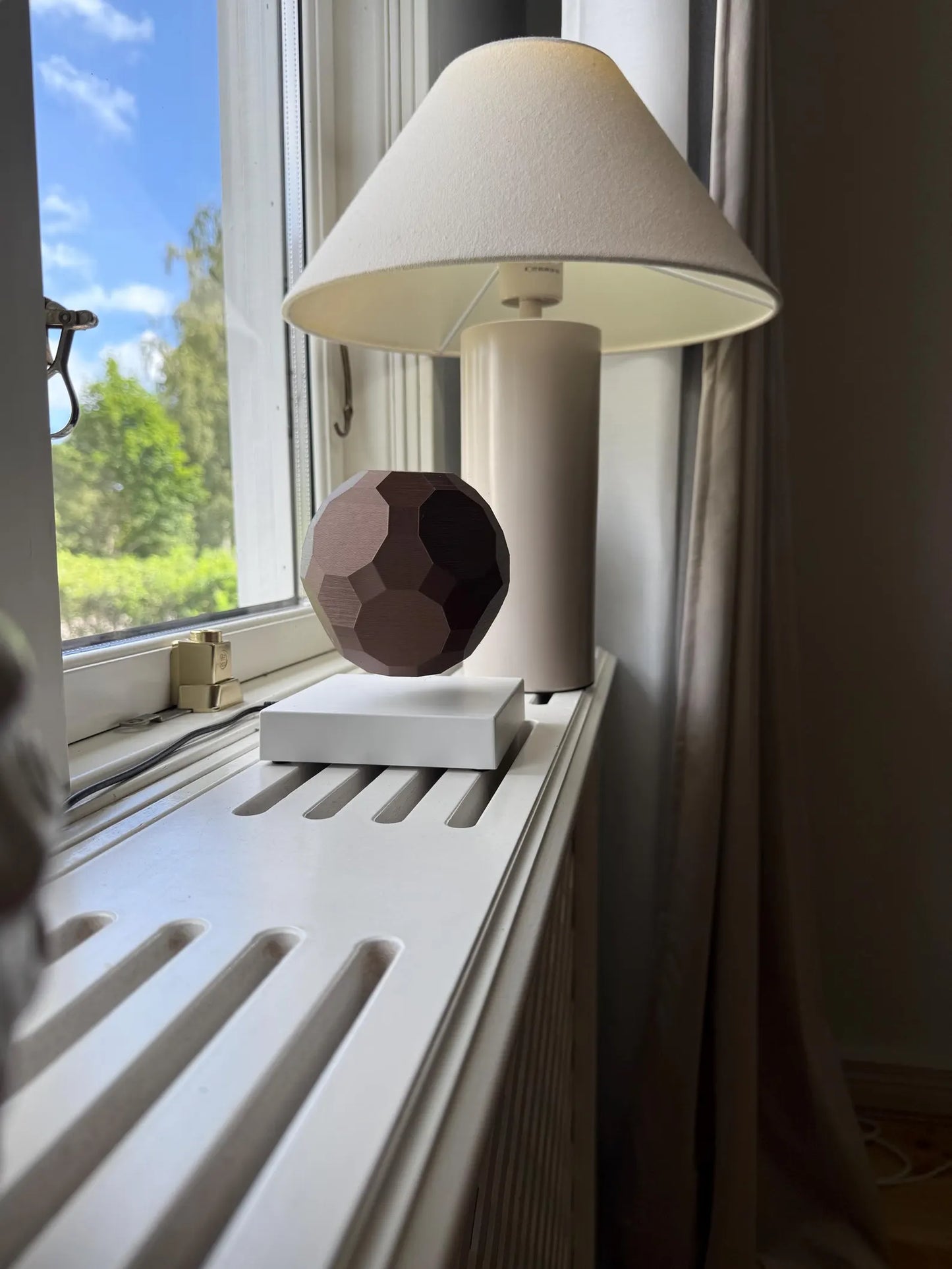 Orb - Including wired magnetic levitating device